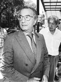 na09fo01.jpg (15574 bytes)