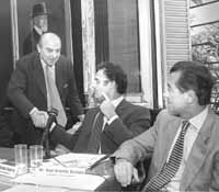 na07fo01.jpg (11417 bytes)