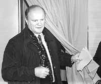 na17fo02.jpg (10594 bytes)