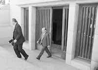 na03fo01.jpg (7947 bytes)