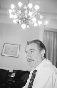 na04fo01.jpg (7867 bytes)