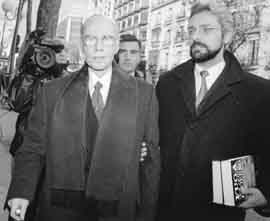 na06fo01.jpg (10765 bytes)