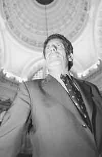 na09fo01.jpg (7751 bytes)