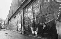    Ex Mercado del Pescado, para el cual existen varios proyectos. Arriba, museo de arte en el Pasaje Lanín.