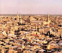 Damasco bajo el sol. Al centro, la inmensa mezquita de los Omeyas