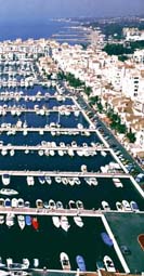 Puerto Ban&uacute;s, el top de los amarraderos de yates de Marbella.