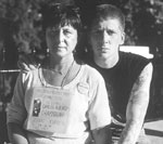 Patricio Muro con su hijo Miguel, que tenía seis días de vida cuando secuestraron a su padre.