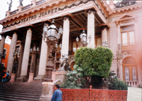 El Teatro Ju&aacute;rez, de Guanajato, construido a todo lujo en la d&eacute;cada del treinta. Muestra de la otra prosperidad mexicana.