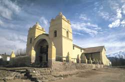 La iglesia de Molinos, hoy declarada Monumento Histórico Nacional, es del año 1659.