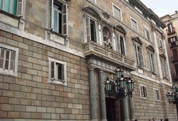 Primera parada de la ruta g&oacute;tica: El Palau de la Generalitat.