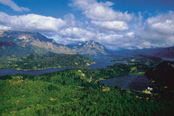 Cerros y lagos de la región de San Martín de los Andes.
