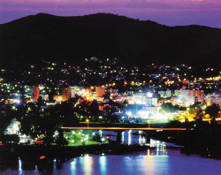 Noche en la Villa: Bares, restaurantes y una nutrida cartelera de espectáculos.