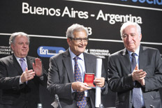 Amartya Sen y Bernardo Kliksberg ponderaron el crecimiento de América latina en los últimos años. Imagen: Joaquin Salguero