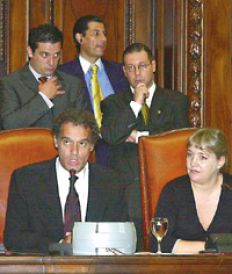 /fotos/20030302/notas/pag09.jpg
