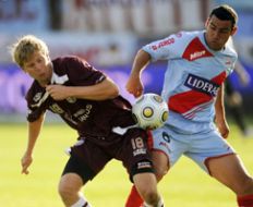 /fotos/20091130/notas/arsenal_lanus2.jpg