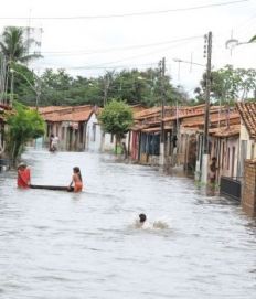 /fotos/20100101/notas/inundacion-en-brasil-300x350.jpg