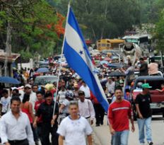 /fotos/20100421/notas/hondurasfrenteresist2.jpg