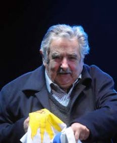 /fotos/20110627/notas/mujica.jpg
