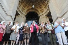 /fotos/20130109/notas/madres_en_tribunales_2_darta_03012012_aa_32017.jpg