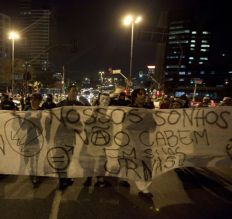 /fotos/20130809/notas/brasil_protestas_9_8_13.jpg