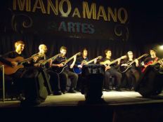 /fotos/espectaculos/20120824/notas_e/siete_guitarras.jpg