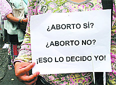 /fotos/las12/20081226/notas_12/aborto.jpg