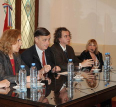 /fotos/rosario/20080925/notas_o/02A.JPG