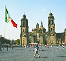 /fotos/turismo/20061119/notas_t/zocalo.jpg