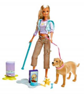 Página/12 :: Radar :: Barbie también puede levantar caca de perro