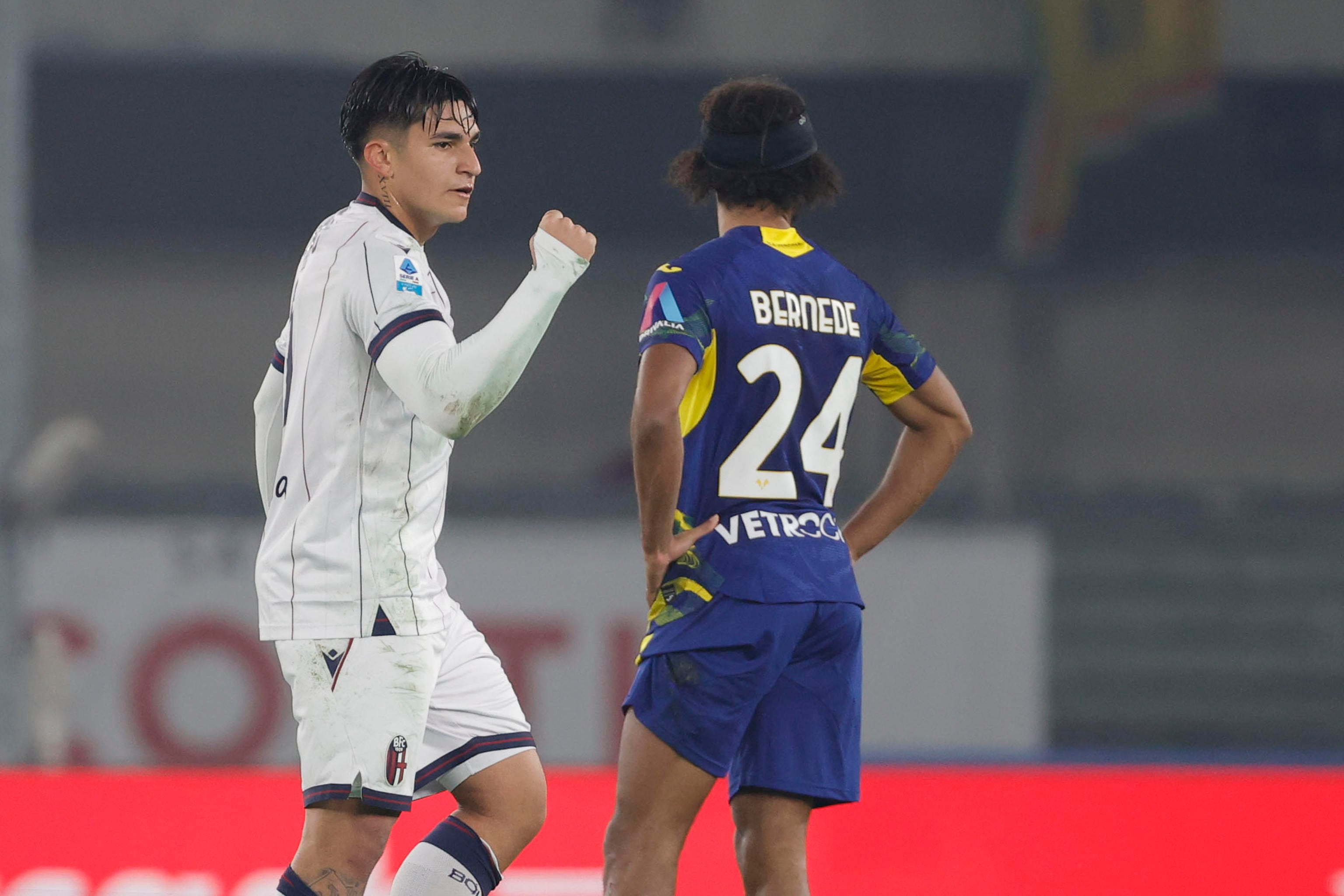 Verona (Italy), 15/01/2026.- Bologna's Santiago Castro (L) celebrates after scoring the 1-3 goal during the Italian Serie A soccer match between Hellas Verona and Bologna FC in Verona, Italy, 15 January 2026. (Italia) EFE/EPA/Emanuele Pennacchio