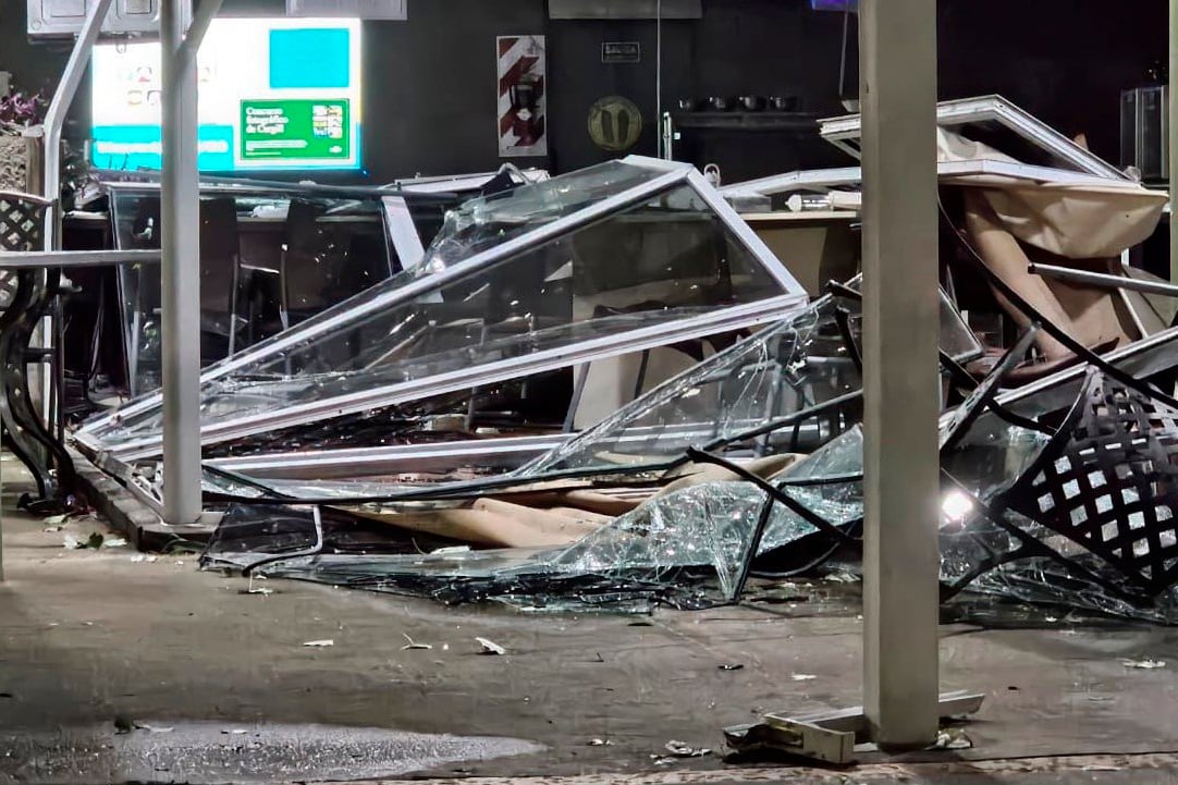 Destrozos en Alvear por cola de tornado