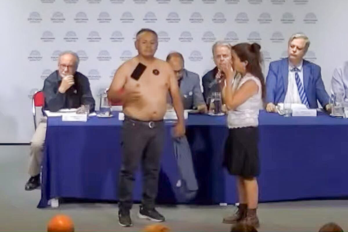 Hombre Imantado, antivacunas congreso