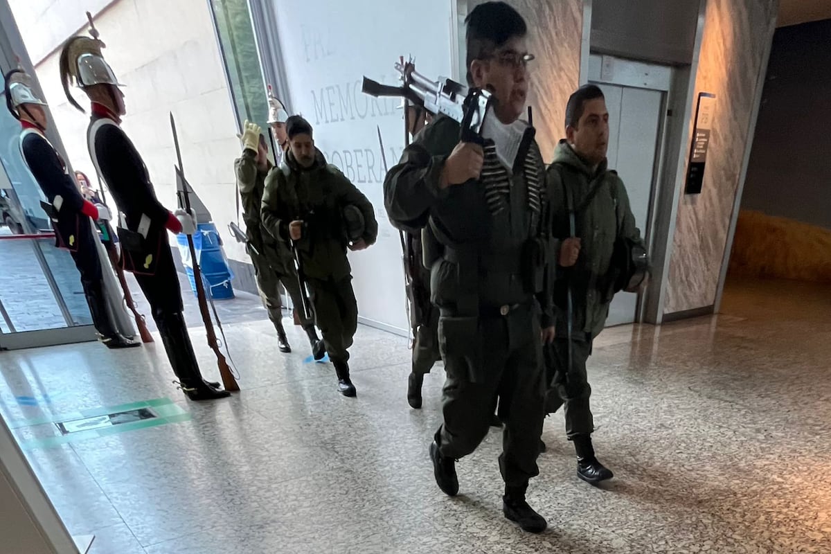 Escándalo en la exESMA por el ingreso de militares armados