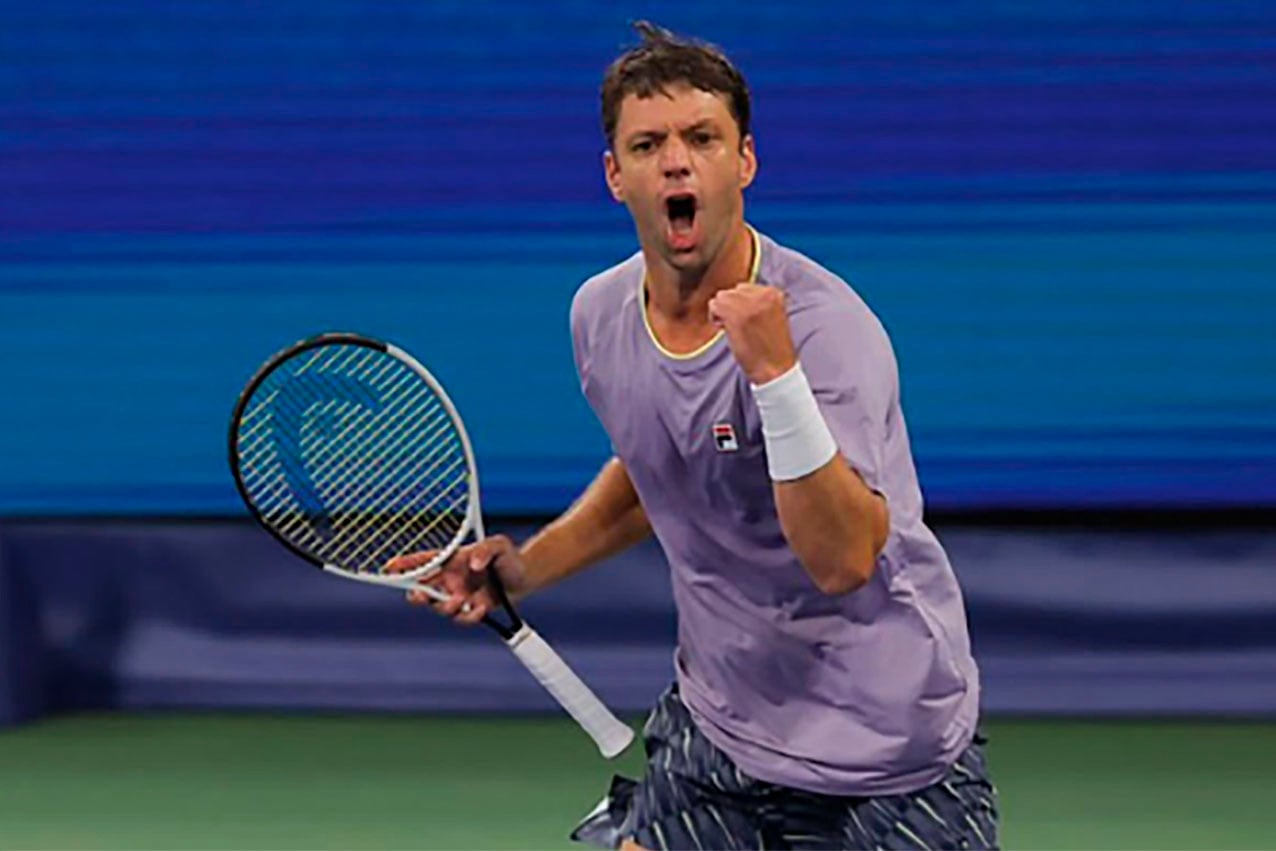 REDES SOCIALES 
    tenis   horacio zeballos