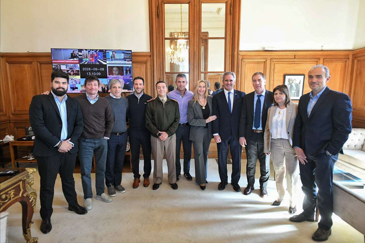 Reunion Mesa política, gobierno nacional