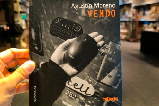 Tapa libro Vendo de fotografías de Agustín Moreno editorial municipal de Rosario