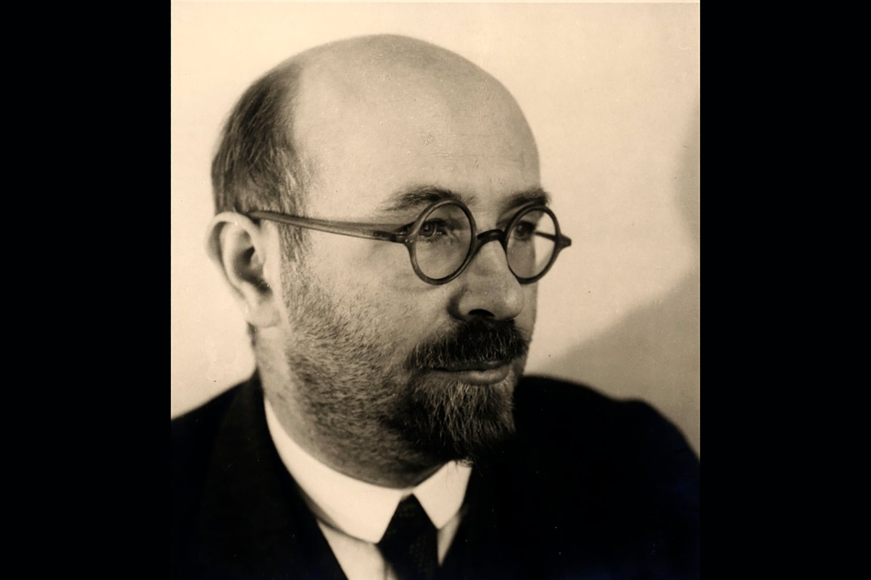 WIKIPEDIA 
      Osvaldo Menghin