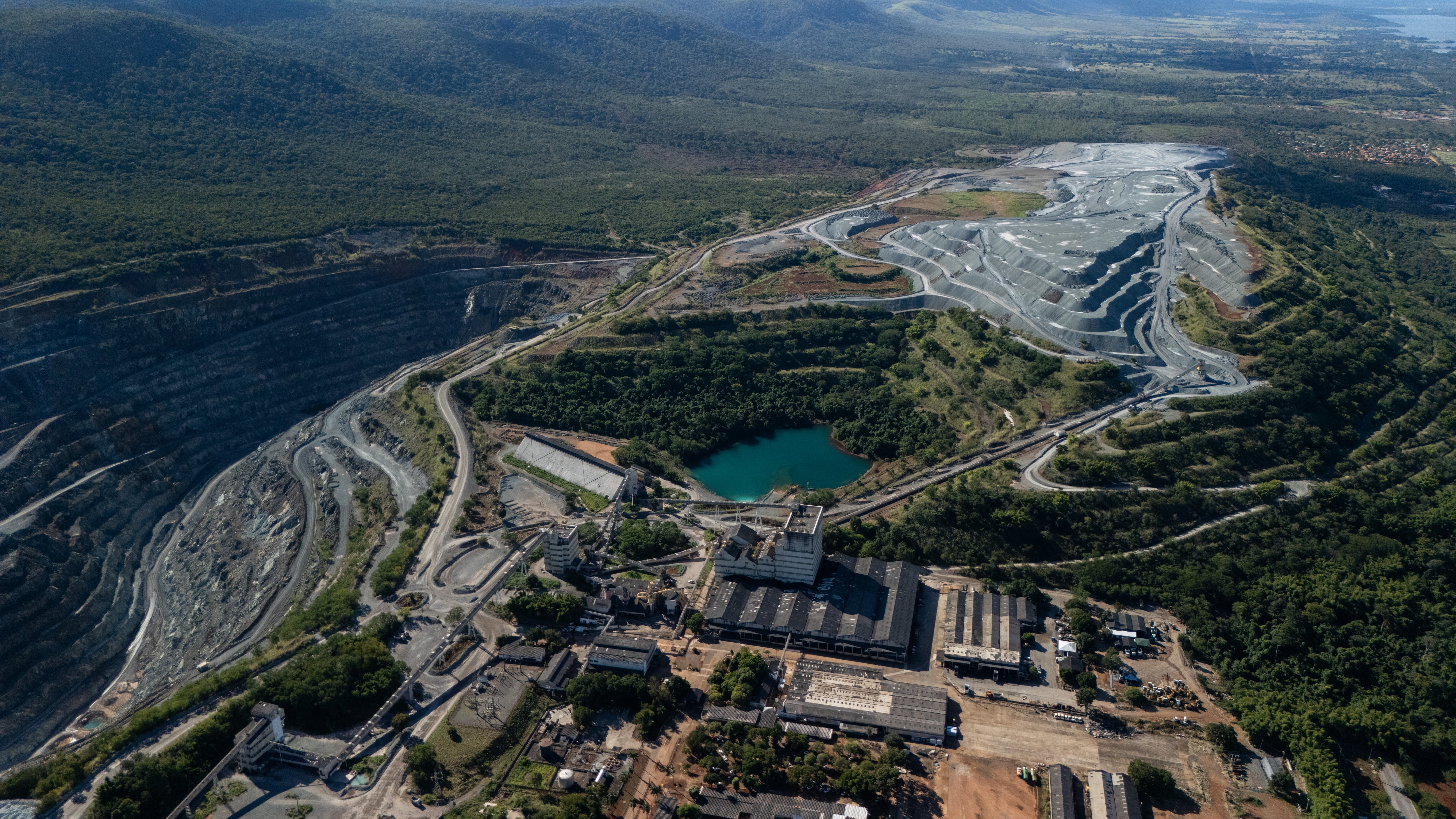 Explotación minera en la ciudad de Minaçu