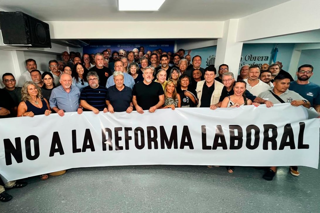 Reunion gremios Rosario contra reforma laboral
