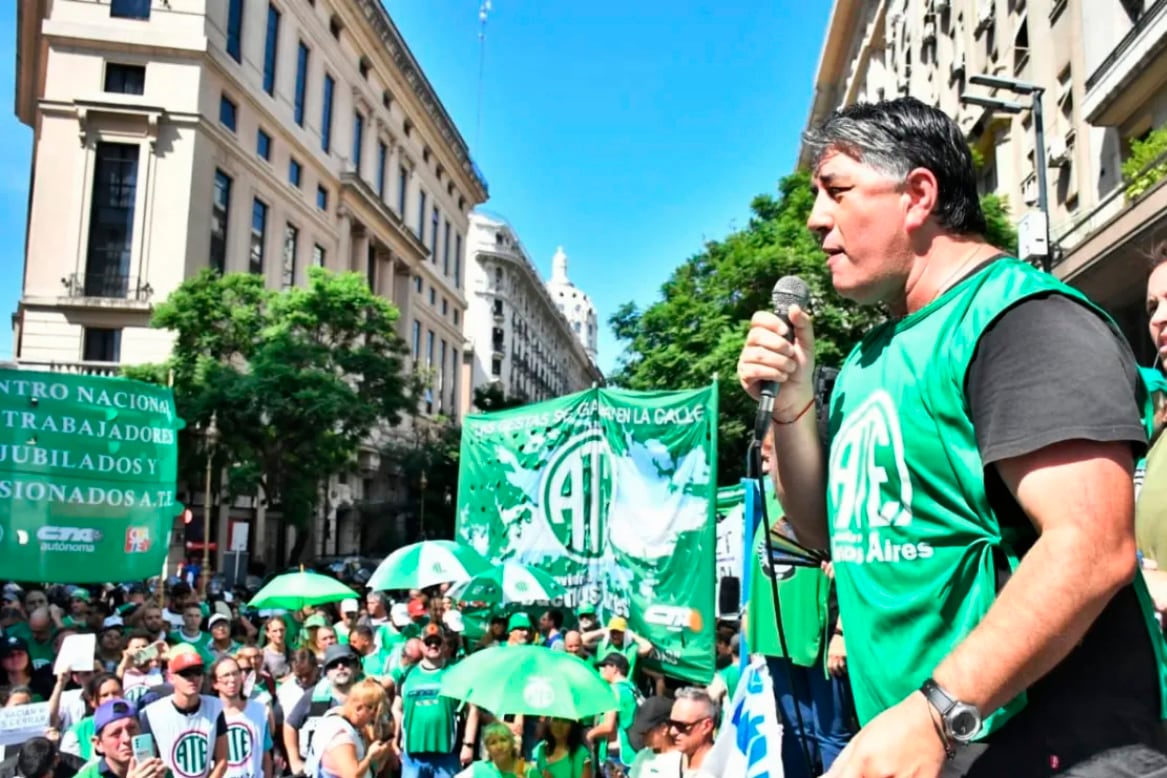 Los estatales bonaerenses se movilizan ante el caos generado por la crisis de deuda – Página|12