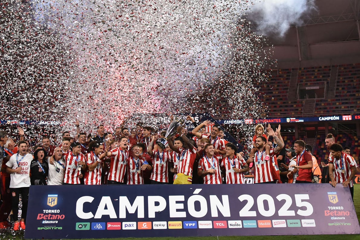 FOTOBAIRES
Final Torneo Clausura Liga Profesional  Racing  Estudiantes de la plata  Campeon
