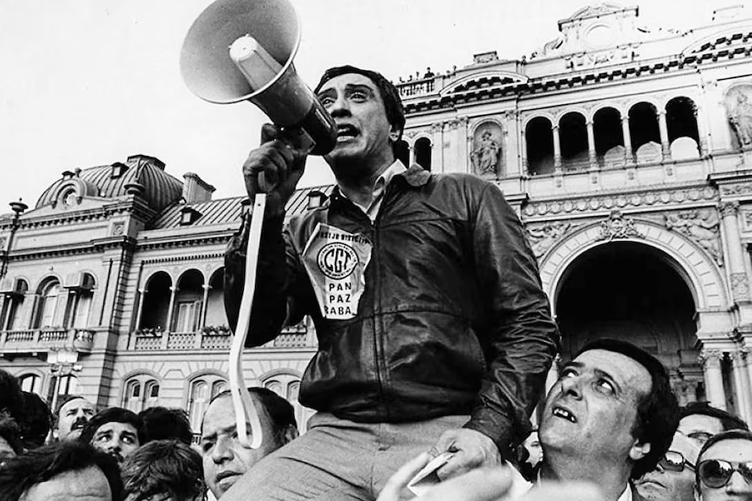 Ubaldini en la marcha del 30 de marzo del 82