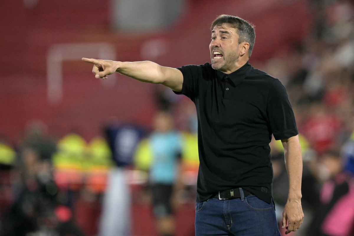 River Plate's head coach Eduardo Coudet gestures during the Argentine Professional Football League 2026