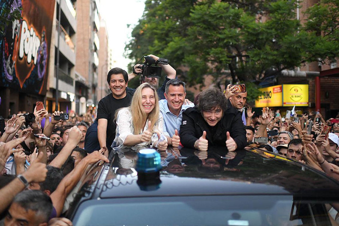 NOTICIAS ARGENTINAS BAIRES DICIEMBRE 12: El presidente Javier Milei encabezó hoy, junto a su hermana Karina Milei, una caravana en la ciudad de Córdoba-