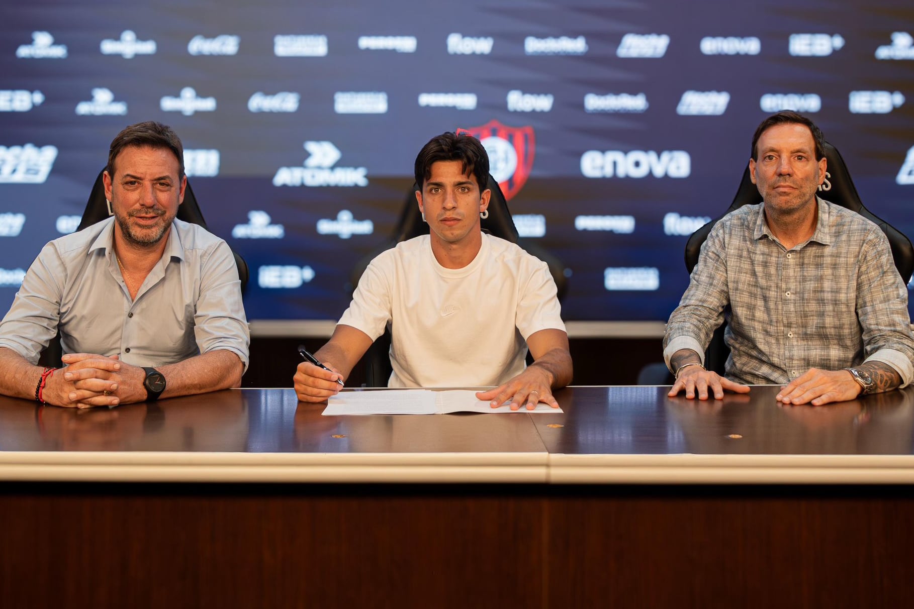 Alexis Cuello y dirigentes de San Lorenzo