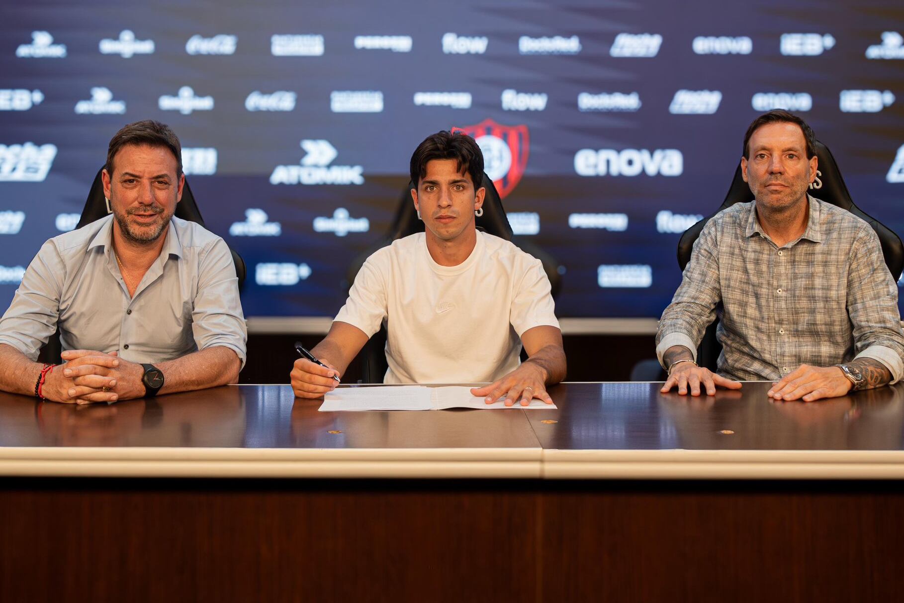 Alexis Cuello y dirigentes de San Lorenzo