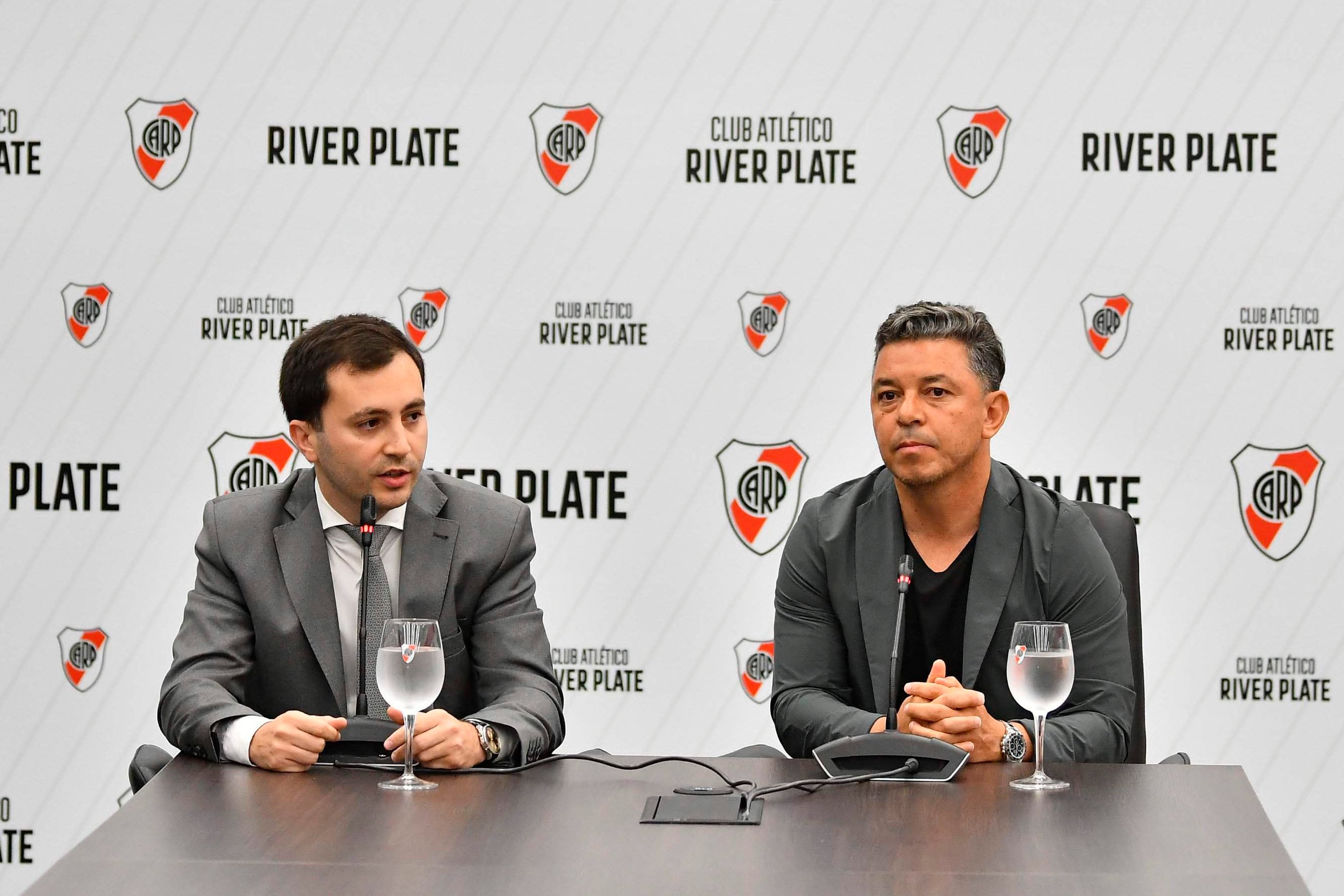 FOTO PRENSA RIVER
river di carlo gallardo