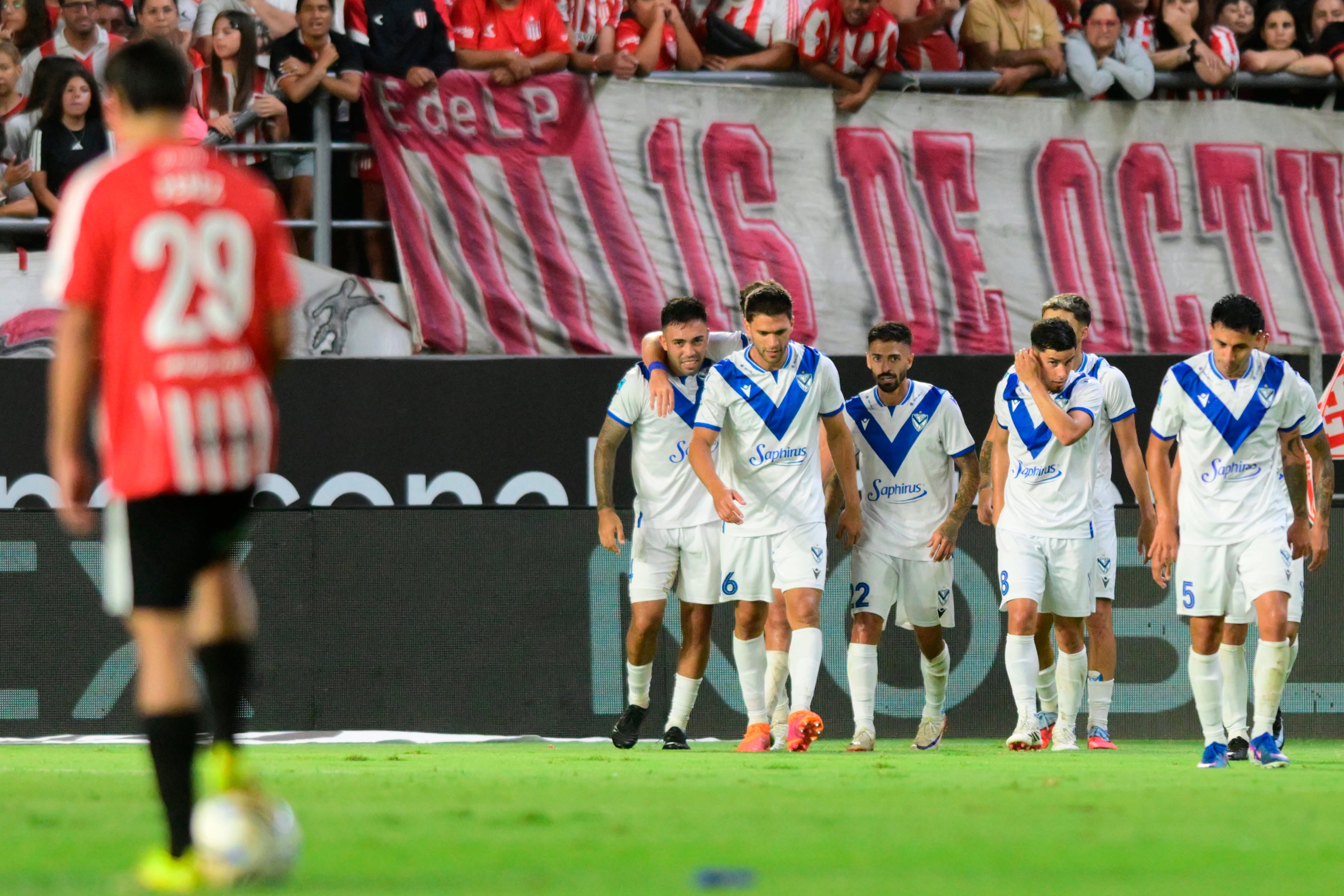 FOTOBAIRES 
   torneo  apertura 2026   estudiantes de la plata   velez