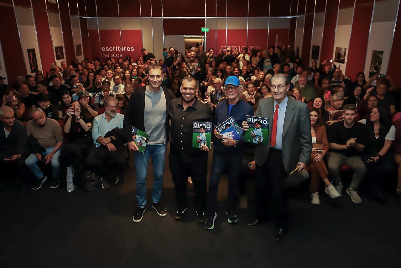 Presentacion del Libro de Jorge Luengo sobre Maradona, Víctor Hugo Morales, Fernando Signorini.
