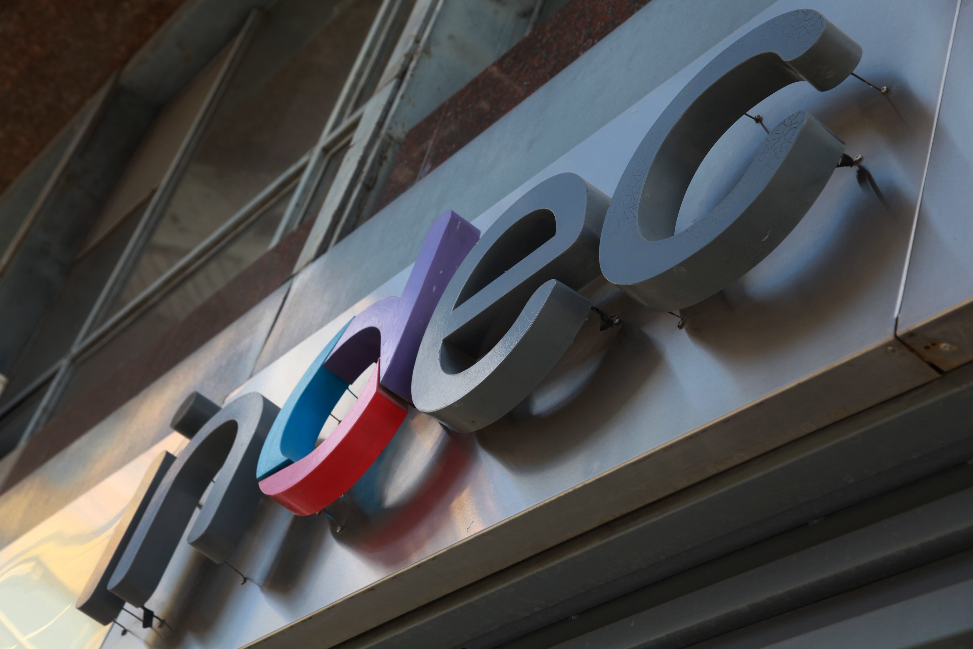 Jorge Larrosa
INDEC
LOGO Y FACHADA